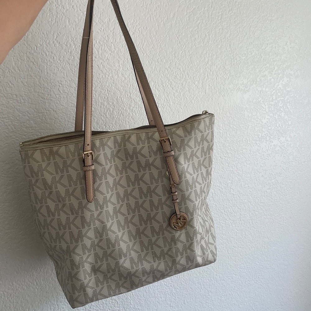 Michael kors purse